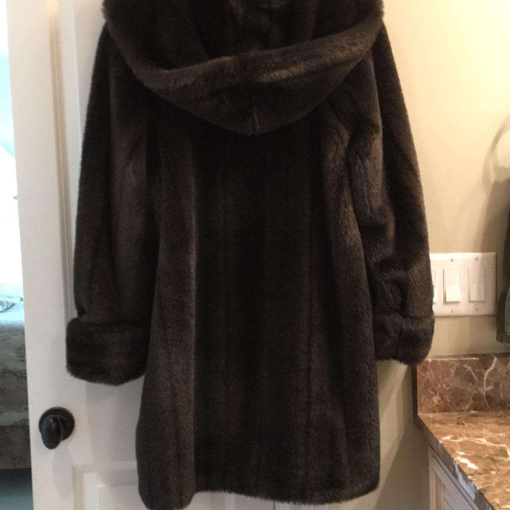 Coat - Picture 2 of 7